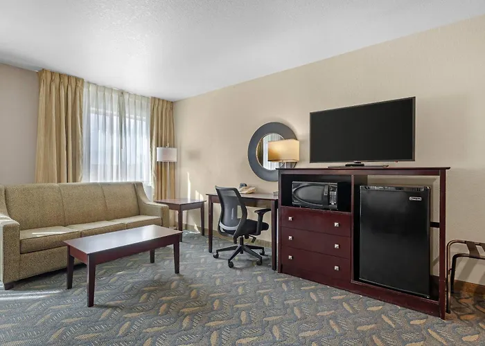 Quality Inn 4*
