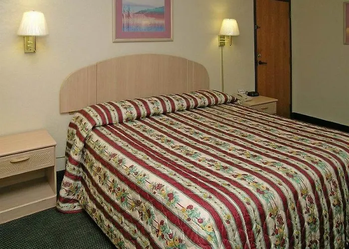 Quality Inn 4*
