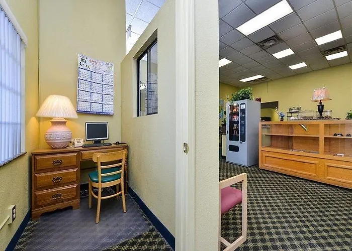 Quality Inn 4*
